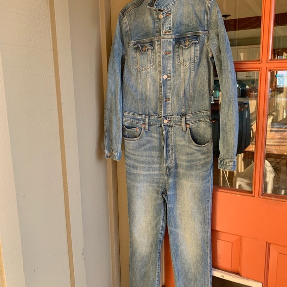 Levi’s jumpsuit in EUC! - Picture 2 of 6